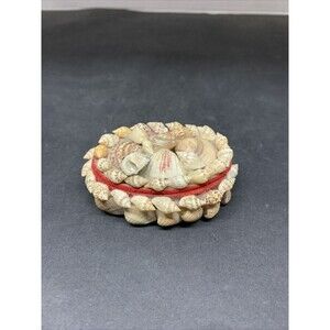 vintage sea shell trinket/jewelrey box